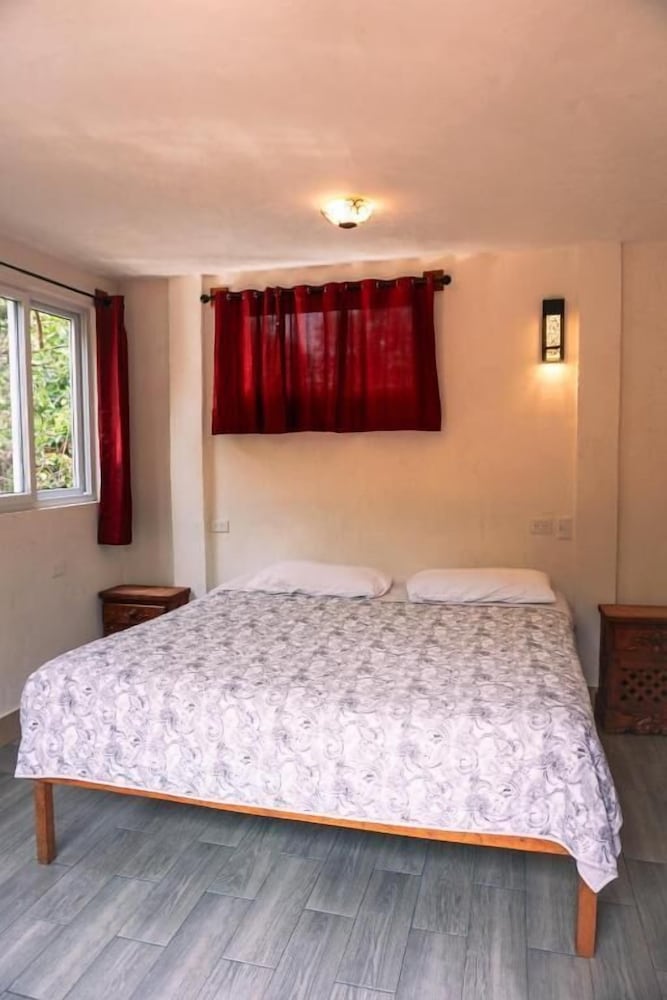 Ati Hostel & Beach Club