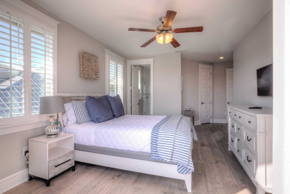 Coconut Cove by Avantstay Deck w/ Hot Tub, Access to 2 Pools