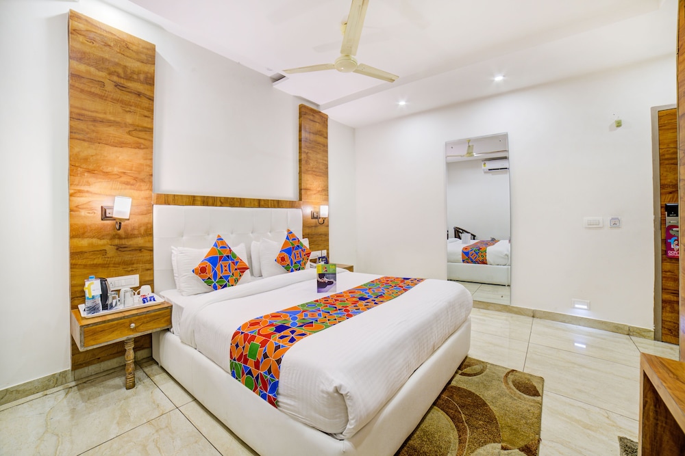 FabHotel Three Palms - Property Image 11