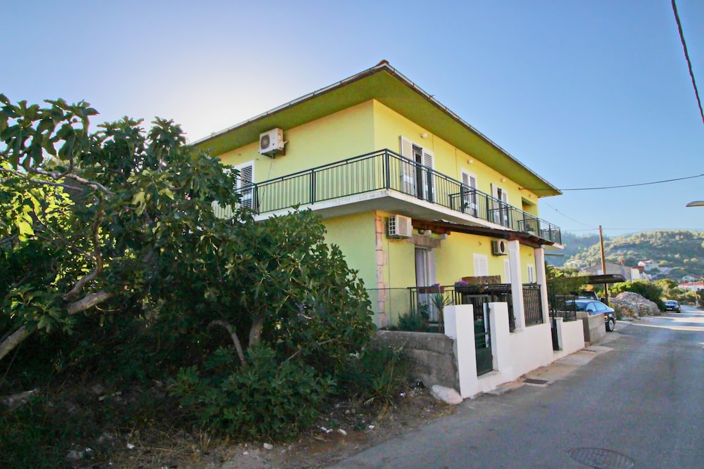 Apartment Wish Vela Luka view 3