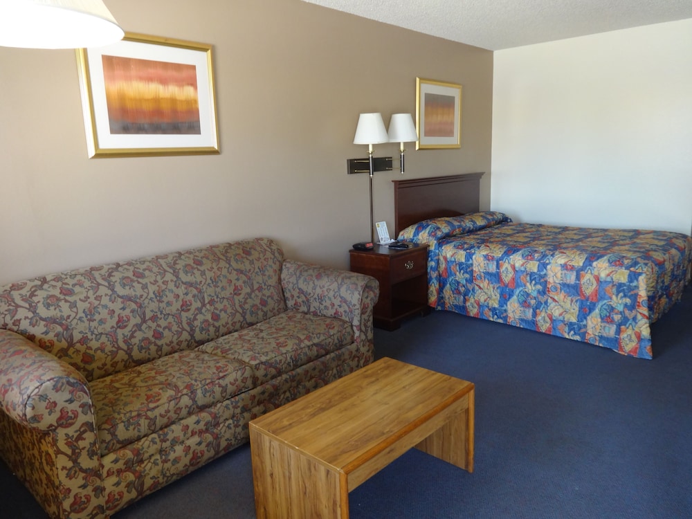 Garden City Vacations - National 9 Inn Garden City - Property Image 13