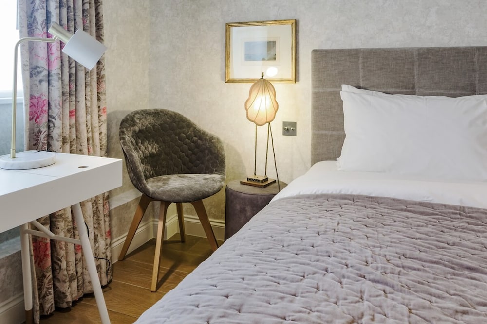 Beautiful 2 Bed 2 Bath Flat in South Kensington