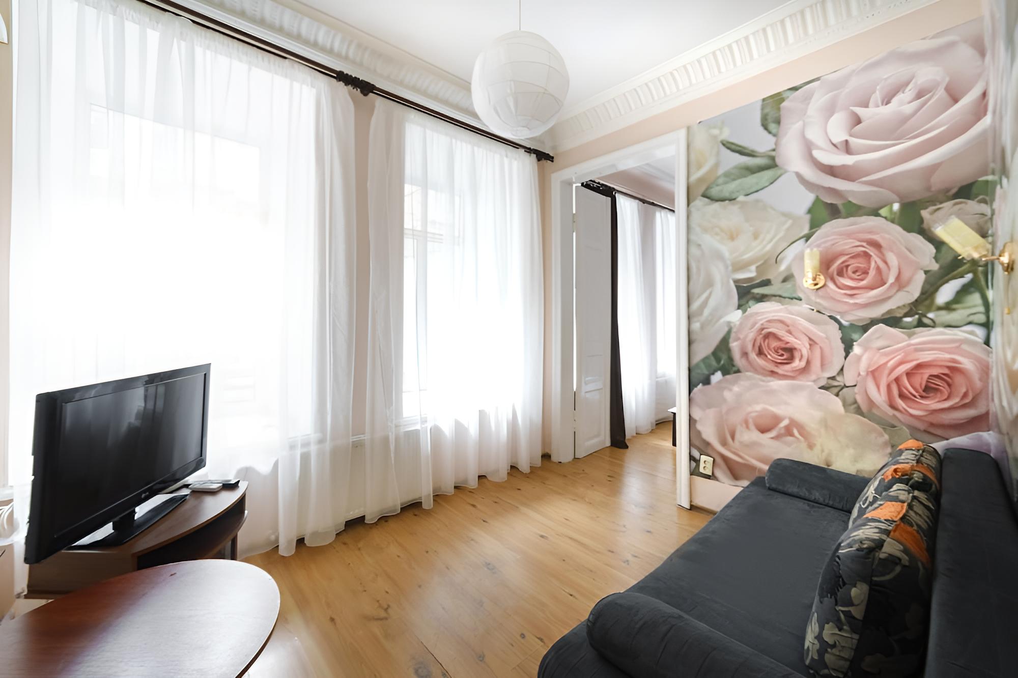 LeonRooms Ekaterinenskaya 18 view 4
