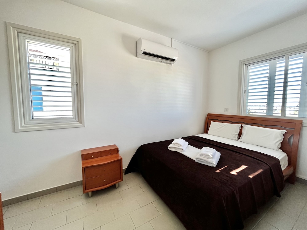 93 KAP - Stay Almyra House