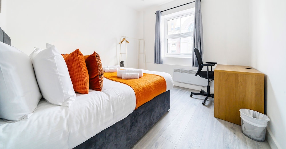 Modern Town Center Apartments Aldershot