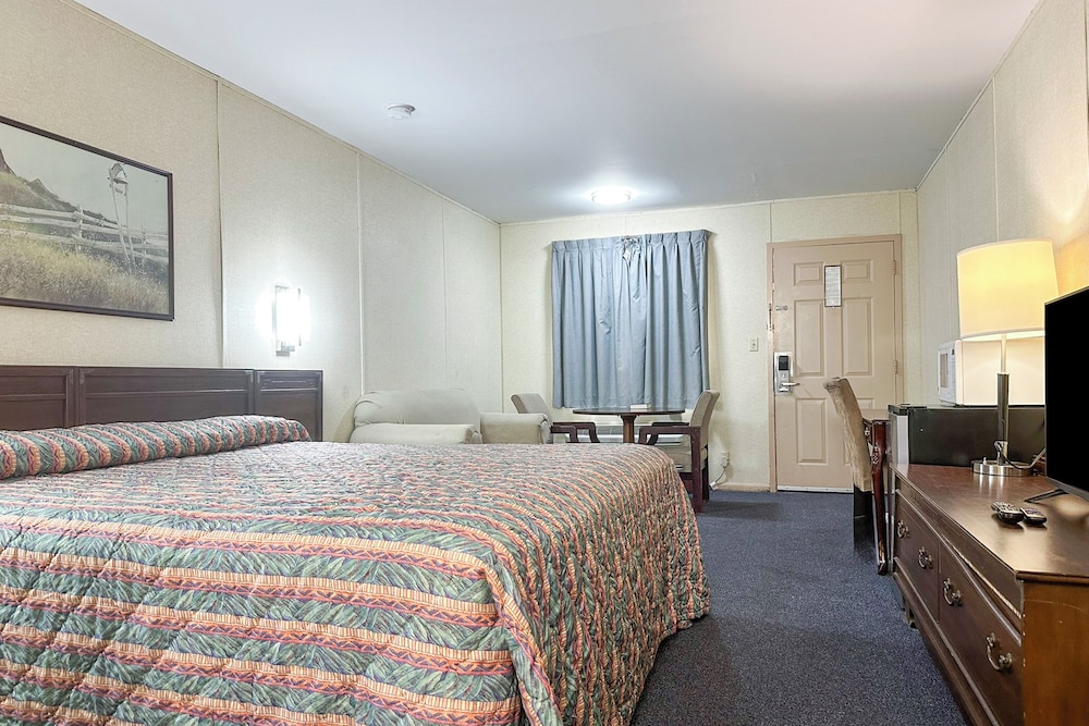 Louisville Inn By Oyo Louisville Municipal Airport