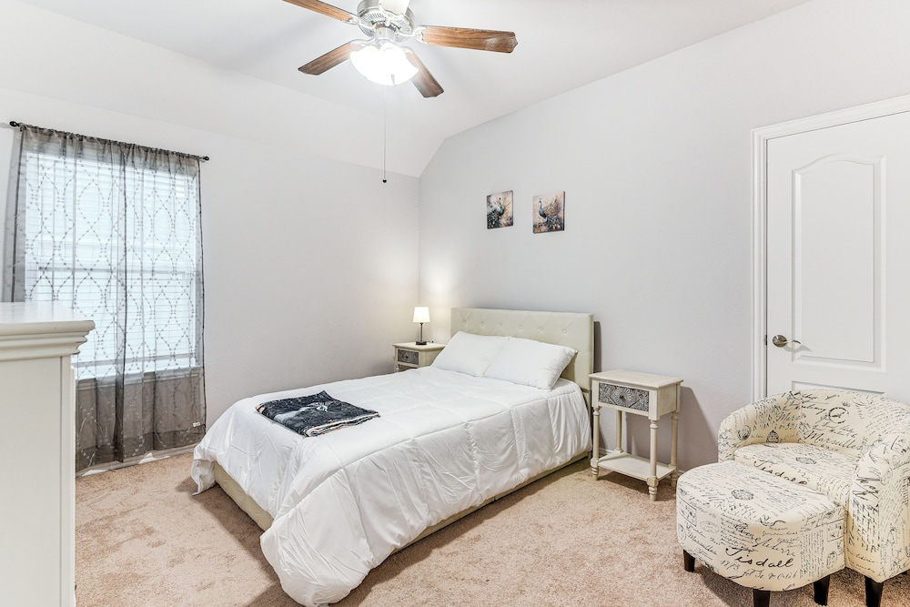 Grand Family Home w/ Patio & Fenced Yard in Arcola
