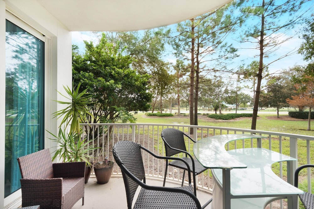 Palms Resort #2106 Jr. 2BR