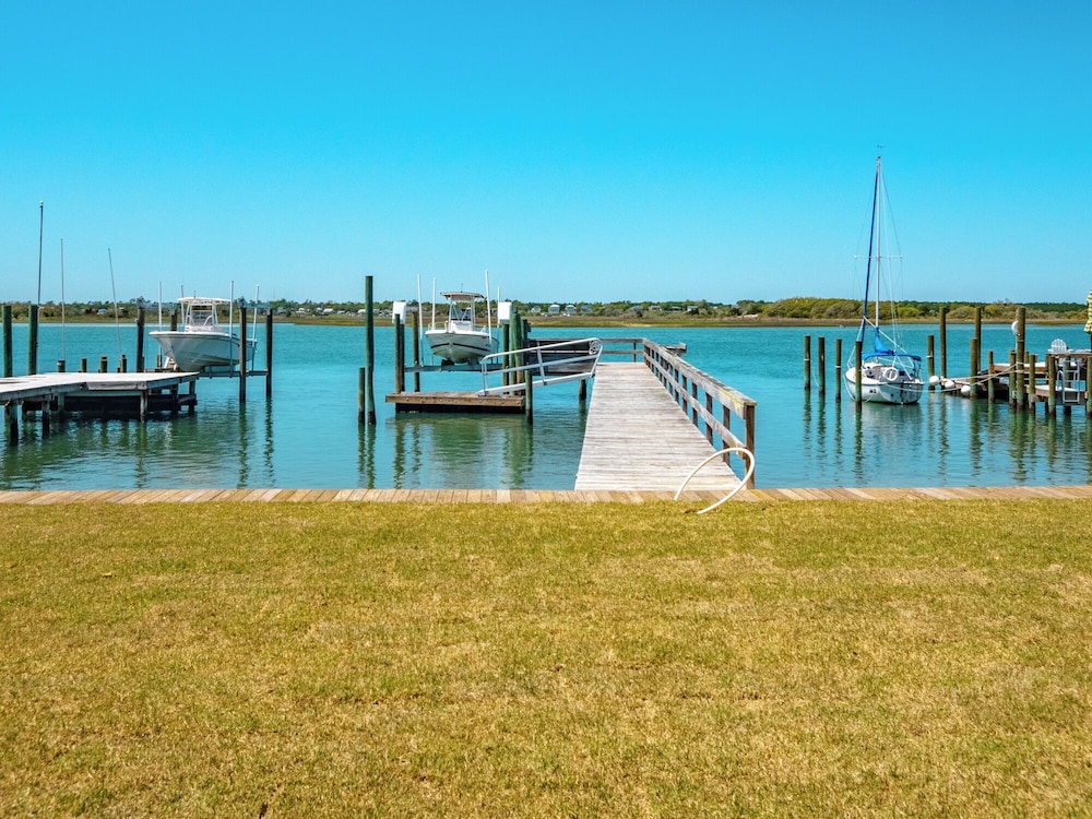 Channel 6 by Topsail Realty