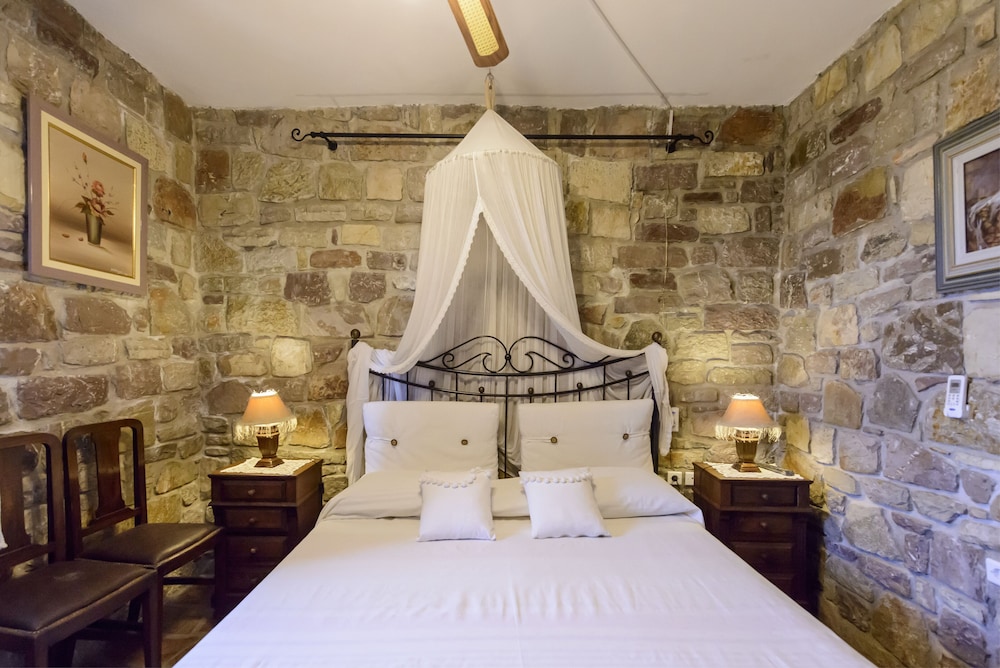 Majestic Chateau - Spectacular Seascapes & Pool