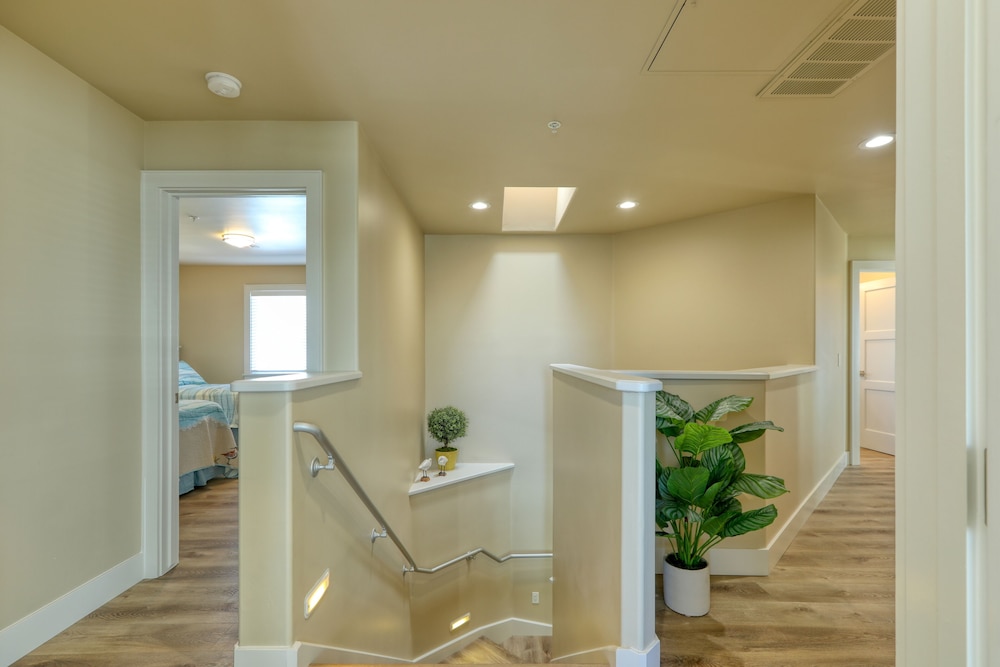 361 B Hinds 3 Bedroom Townhouse by RedAwning view 5