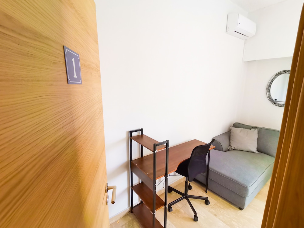 Central Square Nomadic Rooms view 2