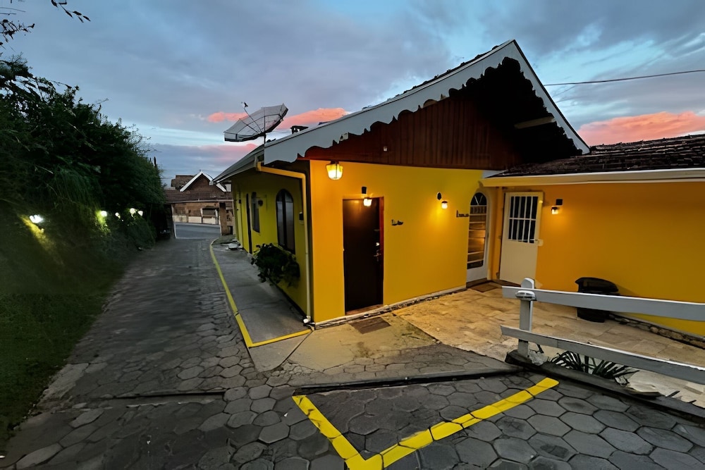 Casinha Amarela