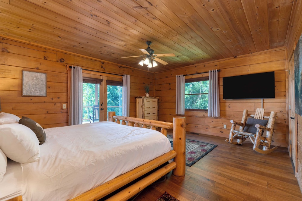 Sleeps 26, 2 Homes Theater Room, Game Room, Hot Tub, Smoky Mountain Views