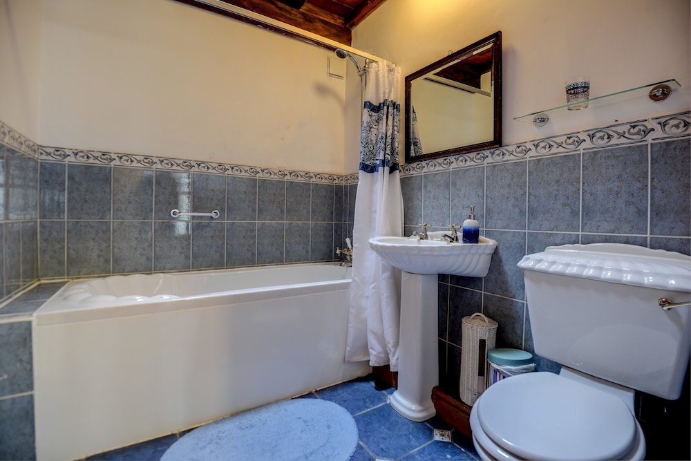 Holiday Cottages and North Star Apartment