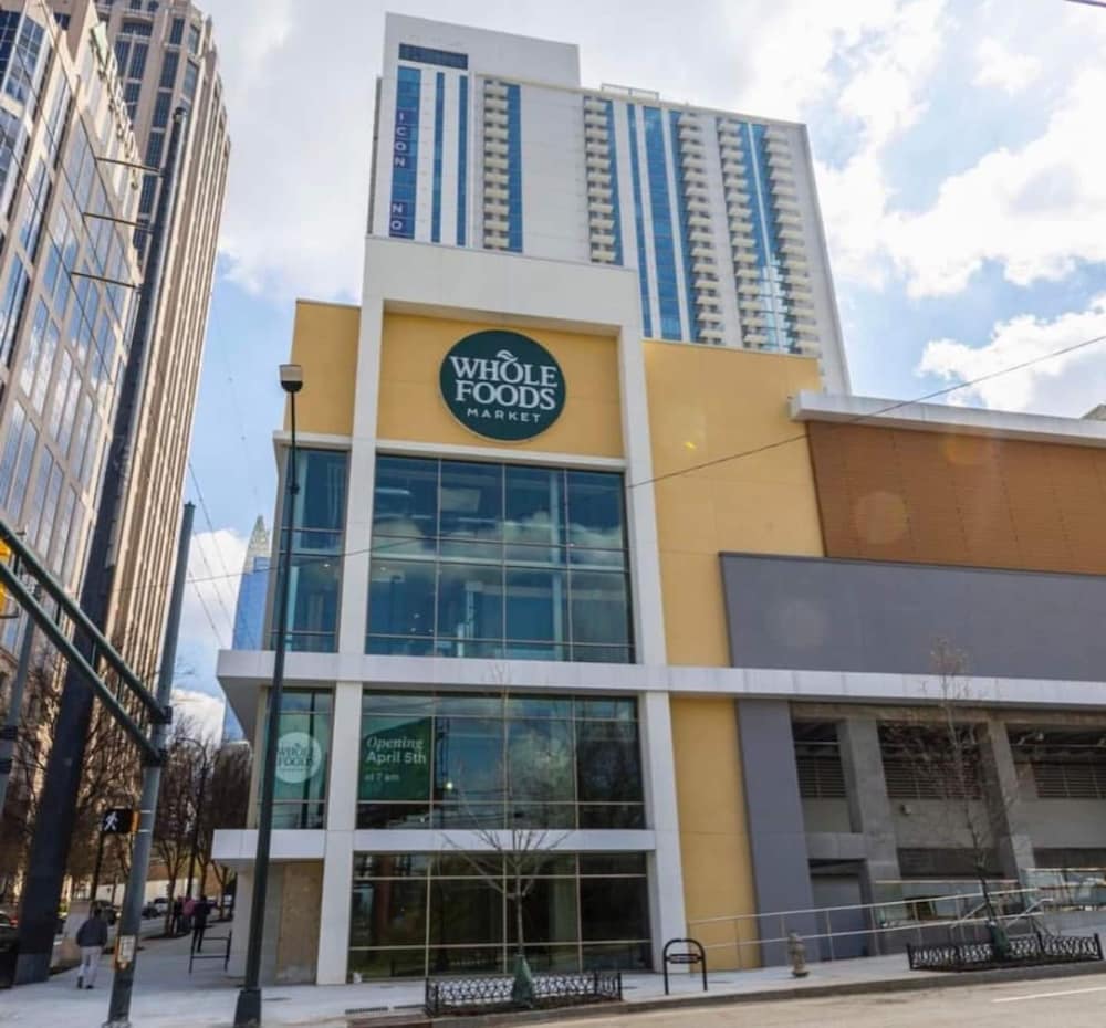 Royal Escape Midtown High Rise