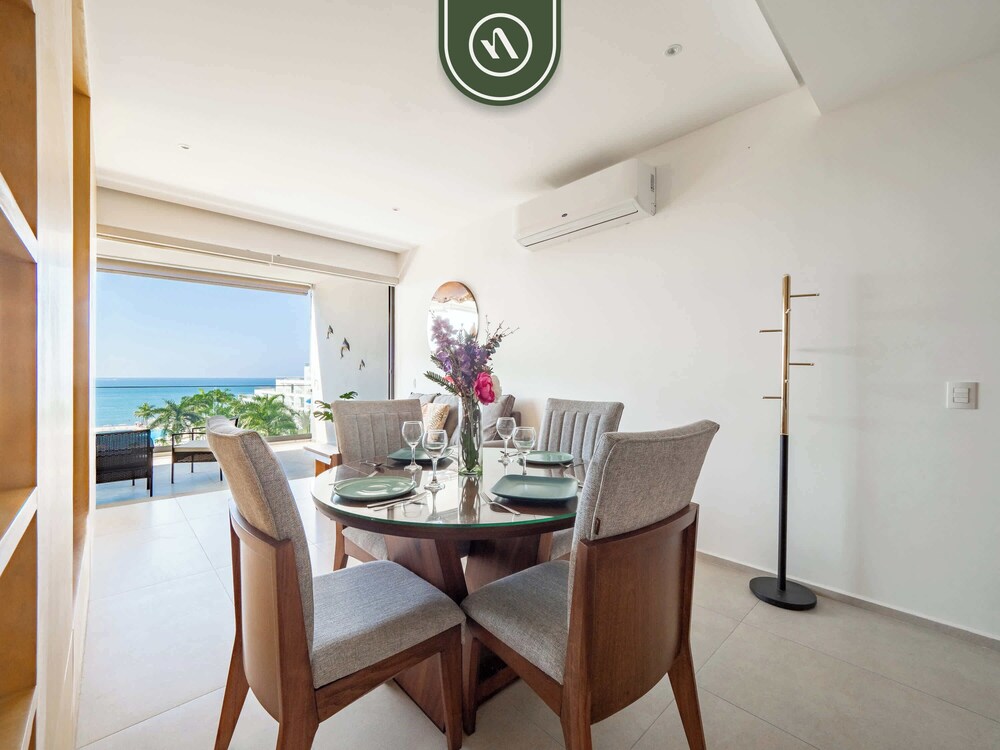 Oceanview 1 BR Condo - Private Beach - Pools