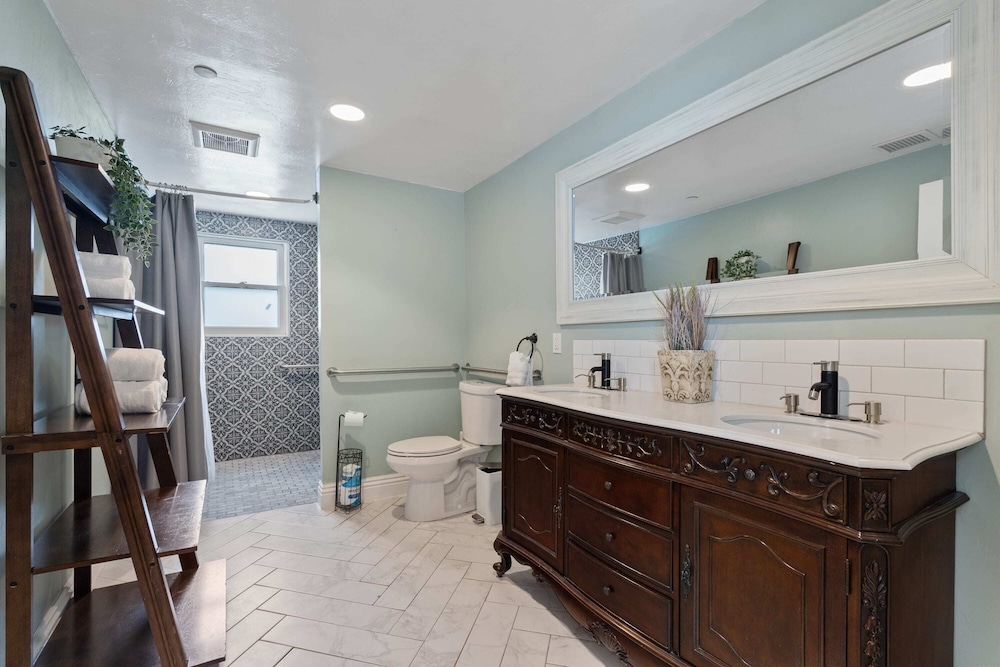 6BR Sanctuary