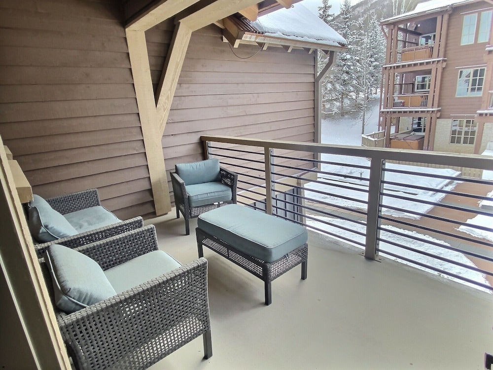 Ski Ya Soon At Silver Star! 2 Bedroom Condo