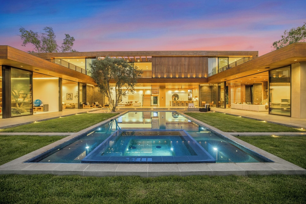 Oak Pass Manor: Indoor-outdoor Luxury With Pool, Sauna & Panoramic Views