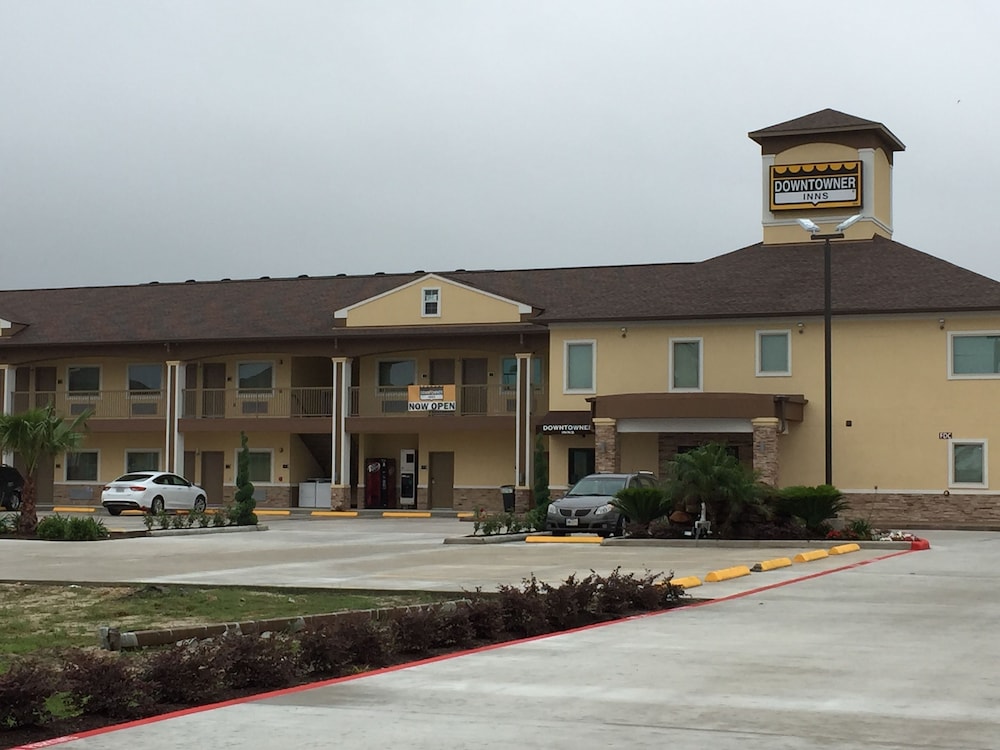 Downtowner Inns