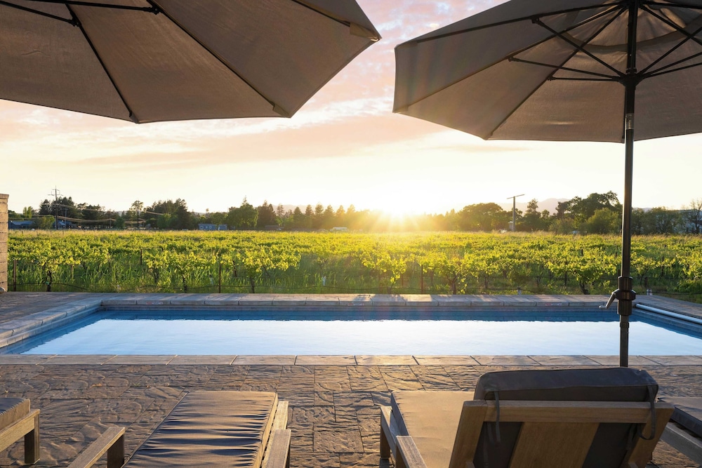 Chic Sonoma Oasis w/ Pool, Bocce, Hot Tub + Minutes to Downtown