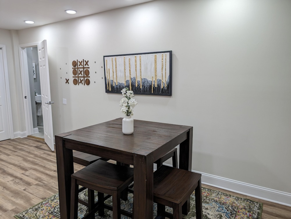 1303 Colony Dr Marietta - Full Home