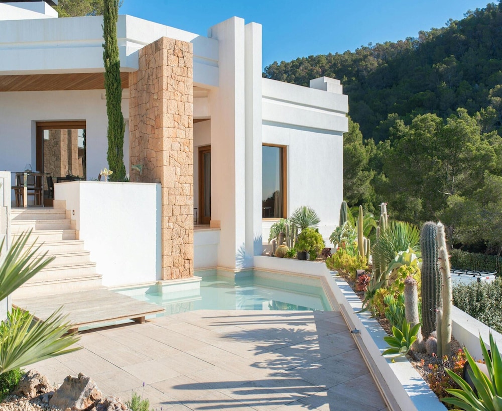 Appealing Villa Near Ibiza Town