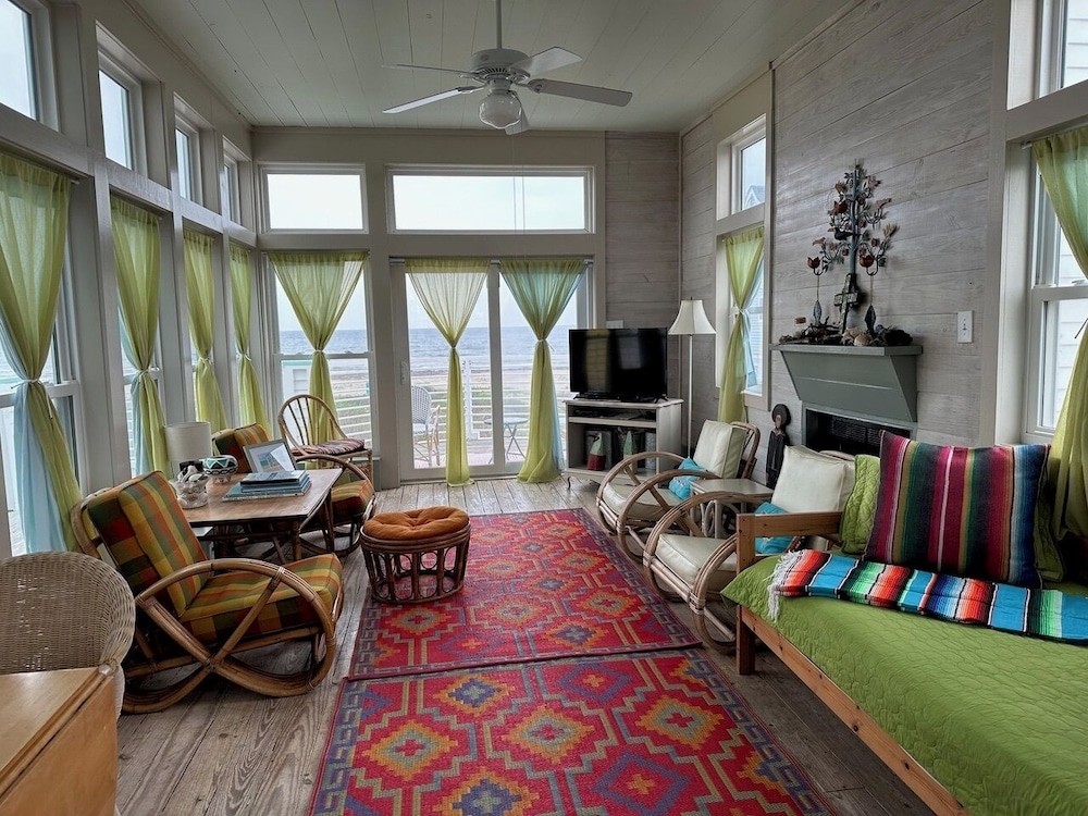 Beachfront Melody by Ryson Vacation Rentals