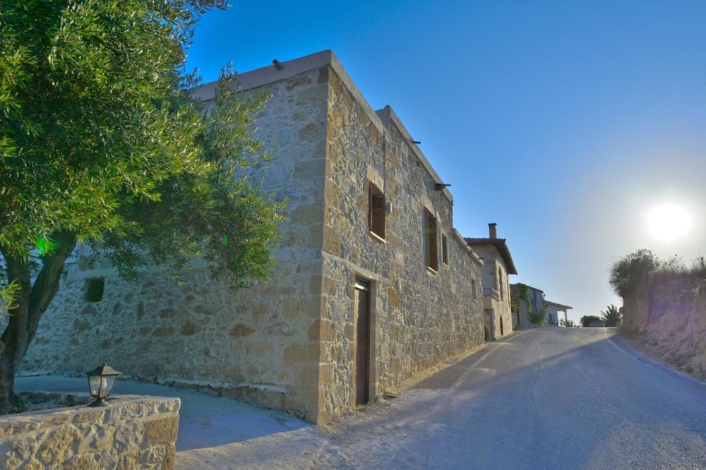 Picturesque Traditional Stone House view 3