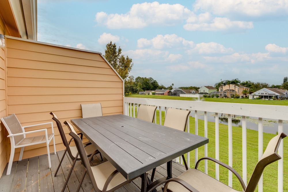 Kissimmee Condo w/ Private Porch < 7 Mi to Disney! view 2