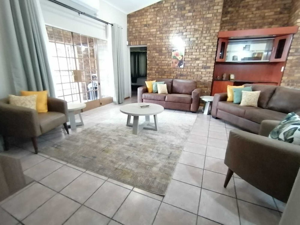 Shingalana Guest House