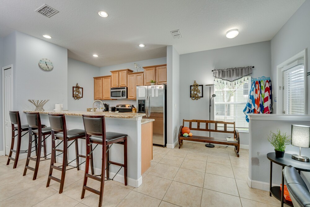Kissimmee Resort Getaway - 7 Mi to Disney Parks! view 2