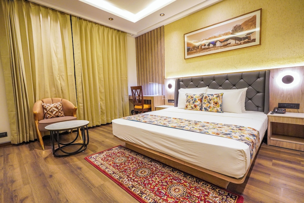 Carom Hotel Manali