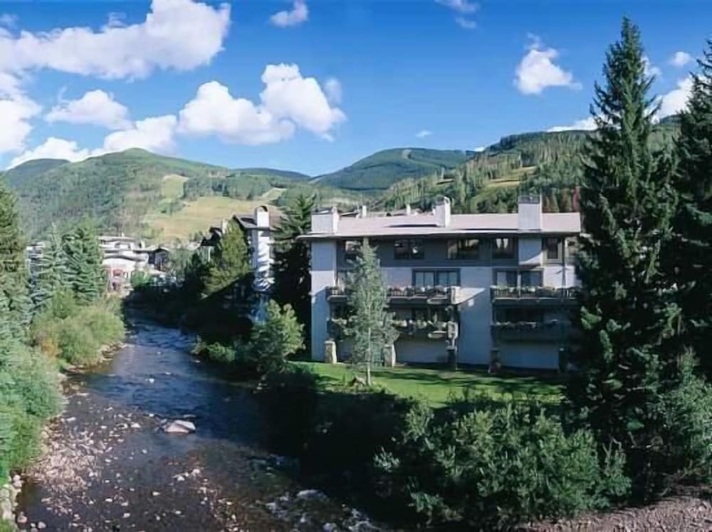 Penthouse with Panoramic Views of Vail Mountain and the Gore Range by RedAwning