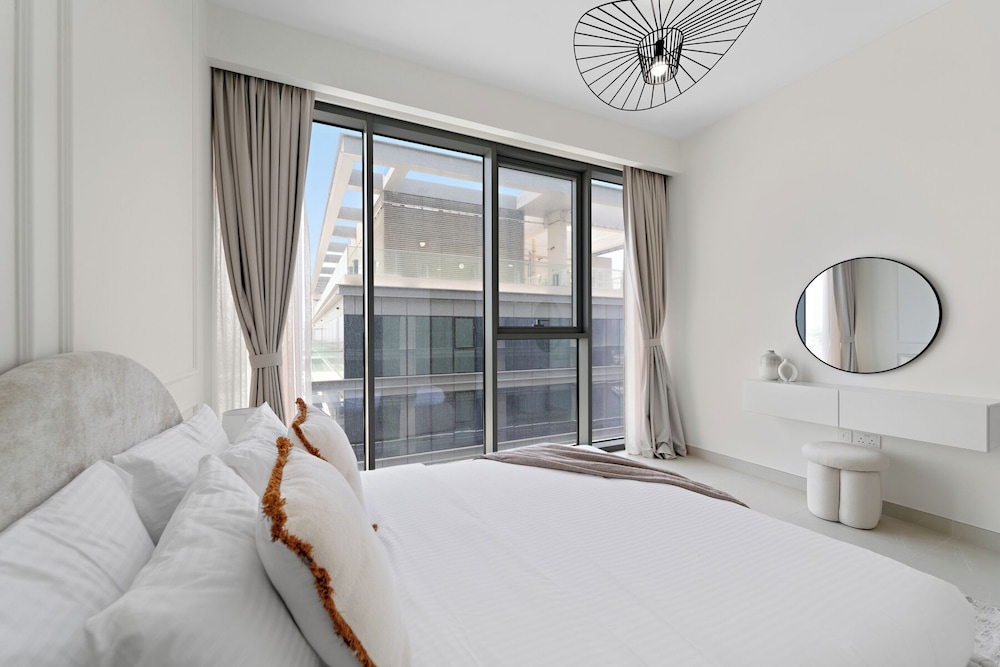 2BR M Peaceful Yet Central Dubai