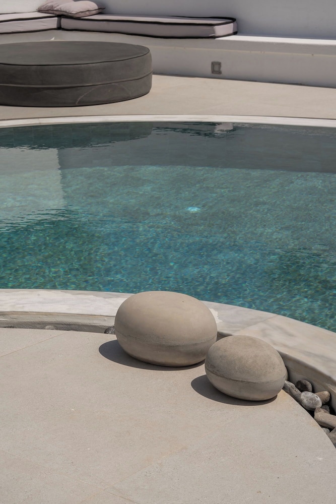 Amor Hideaway Villas
