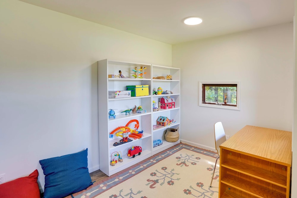3 Mi Windham Mtn Club: Family Home w/ Yard