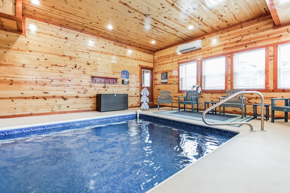 Laurel Point Indoor Pool Screening Game Room Located in Smoky Mtn Ridge