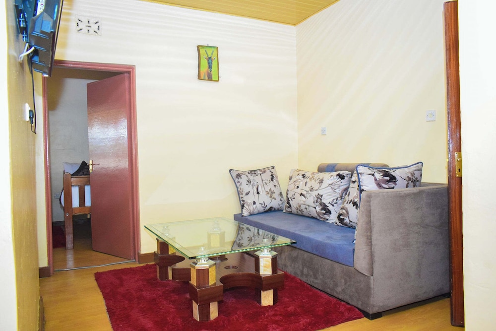 Leafy Park Villa