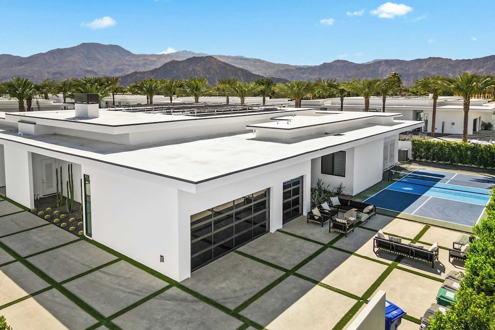 Villa Sleeps 17 w/ Pool, Firepit, Putting Green Bravo Villa 3 by Avantstay