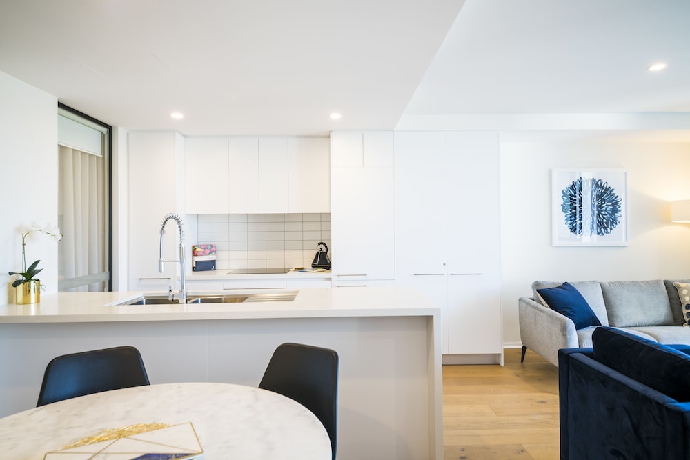 Accommodate Canberra - Northshore view 5