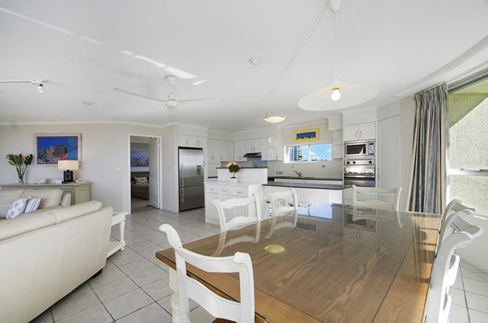 Chateau Royale Beach Resort Maroochydore