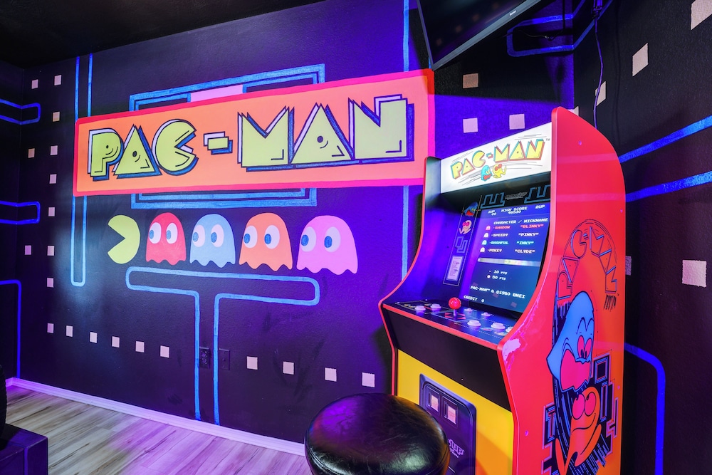 'groovy Games Getaway' Holiday Stay in Branson!