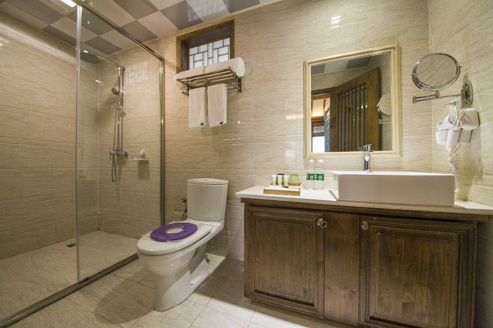 Hua Zhu Fansu Yunju Homestay