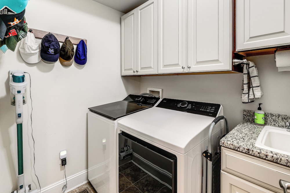 Communal Pools, 6 Mi to Bethany Beach! Family Home