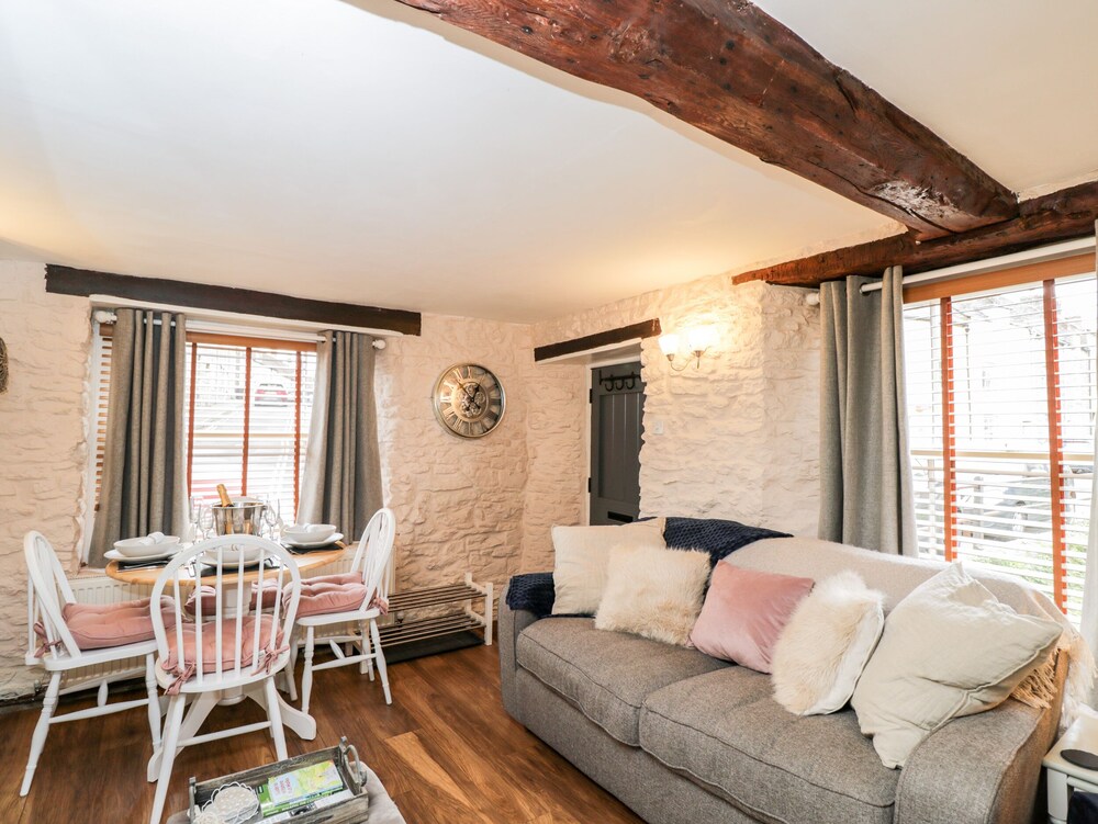 Corner Cottage