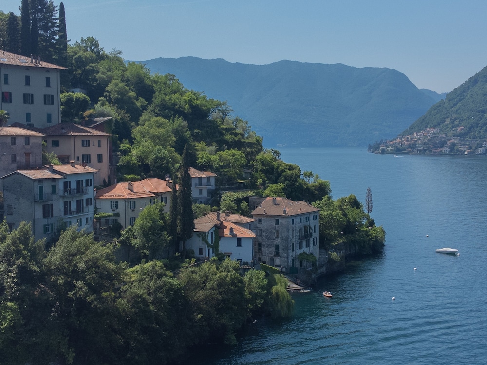Lavarell House - Best Lake View
