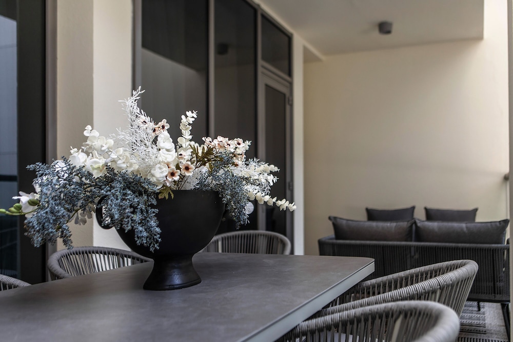 New cozy 1BR in Business Bay