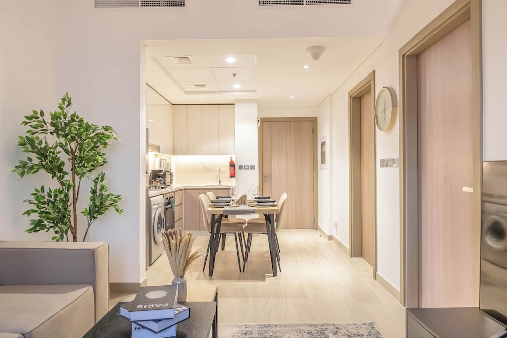 Classic 1BR In Azizi Riviera Meydan